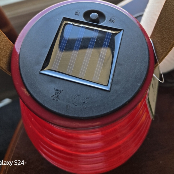 Solar lantern - Picture 3 of 3